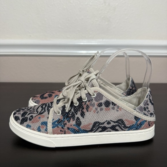 OluKai Shoes Women's 6 Multicolor Printed Pehuea Li Cloudy Pa'i Flat Sneakers 36 - Picture 4 of 10